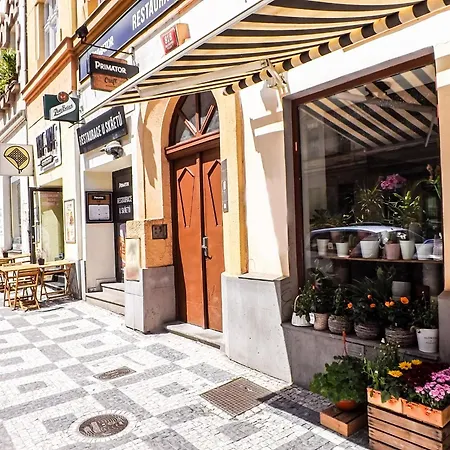 Quarto em Acomodações Particulares Romantický Pokojíček V Podkroví R5 *