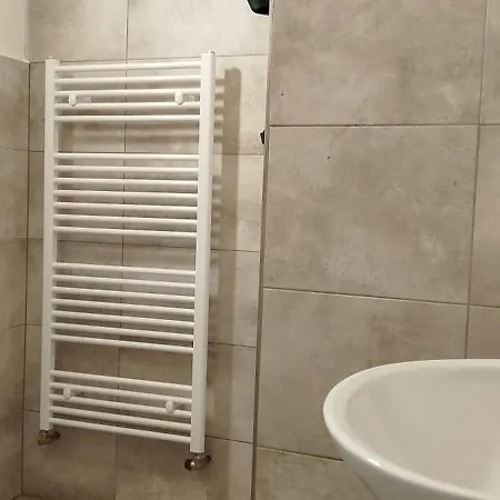 Romantický Pokojíček V Podkroví R5 Quarto em Acomodações Particulares Praga